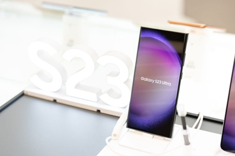 mise à jour avril 2023 galaxy s23 ultra